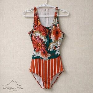 Floral & stripe open-back one-piece swimsuit – retro summer vibe